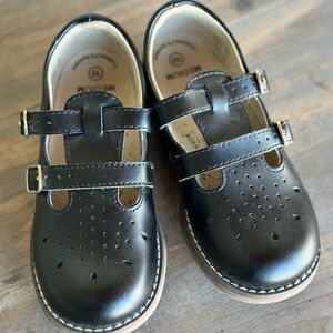 FootMates Black Leather T-Strap Mary Jane Shoes Girls Size 10
